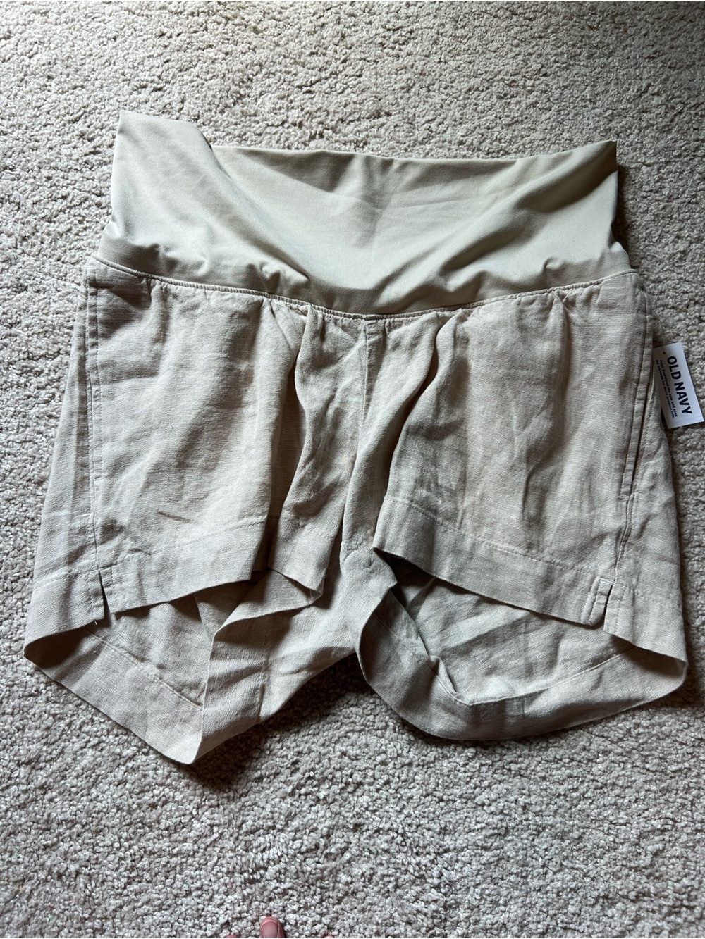 Old Navy maternity Cream Linen-Blend Shorts